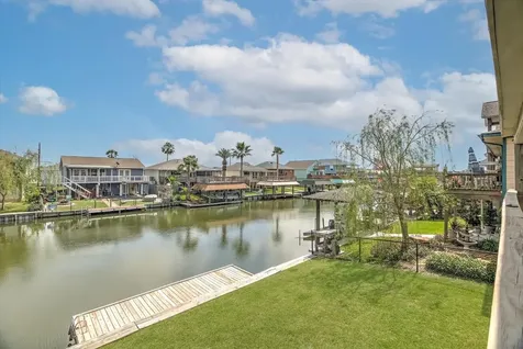 505 Pompano Street Bayou Vista TX 77563