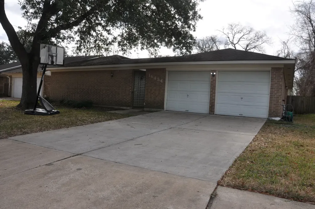 16454 Hickory Knoll Drive Houston TX 77059