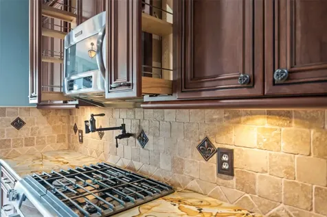 2502 Sea Horse Court Seabrook TX 77586