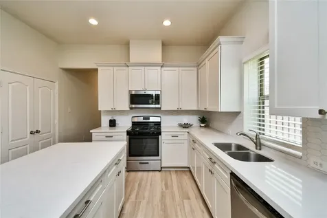 22 Wood Drake Place Tomball TX 77375