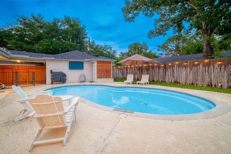 2514 Pine Village Drive Houston TX 77080
