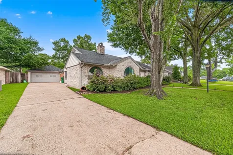 2514 Pine Village Drive Houston TX 77080