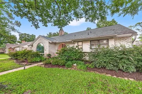 2514 Pine Village Drive Houston TX 77080