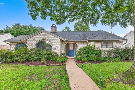2514 Pine Village Drive Houston TX 77080