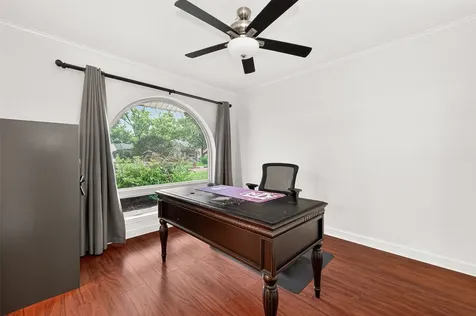 2514 Pine Village Drive Houston TX 77080