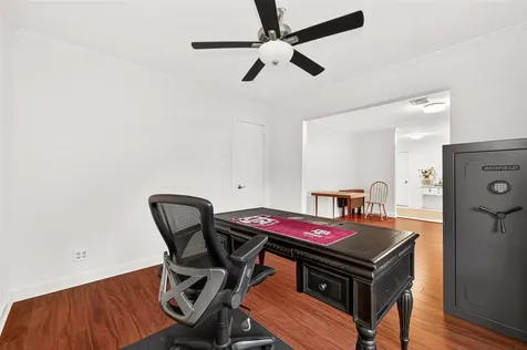 2514 Pine Village Drive Houston TX 77080