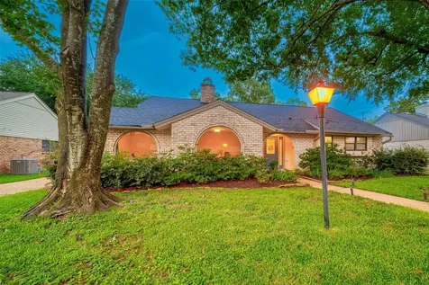 2514 Pine Village Drive Houston TX 77080