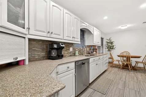 2514 Pine Village Drive Houston TX 77080