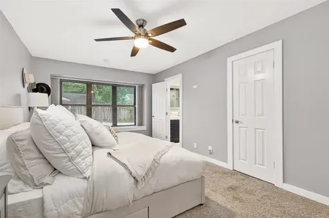2514 Pine Village Drive Houston TX 77080