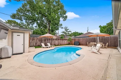 2514 Pine Village Drive Houston TX 77080