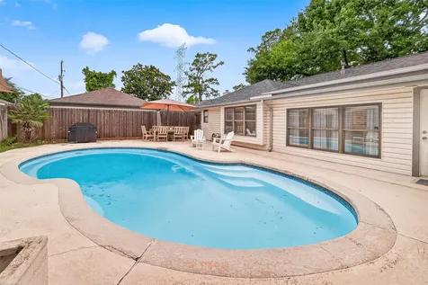 2514 Pine Village Drive Houston TX 77080