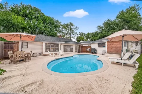2514 Pine Village Drive Houston TX 77080