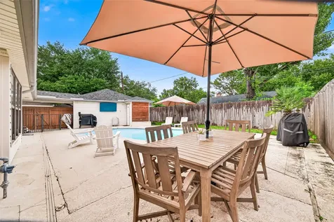 2514 Pine Village Drive Houston TX 77080