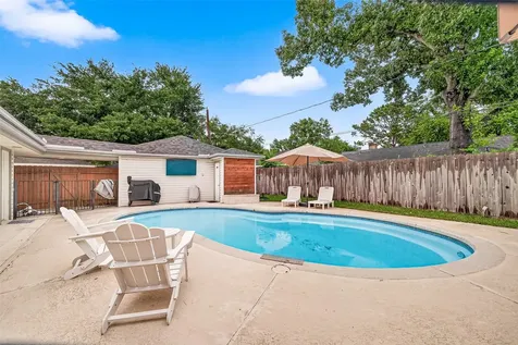 2514 Pine Village Drive Houston TX 77080