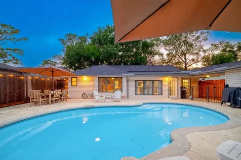 2514 Pine Village Drive Houston TX 77080