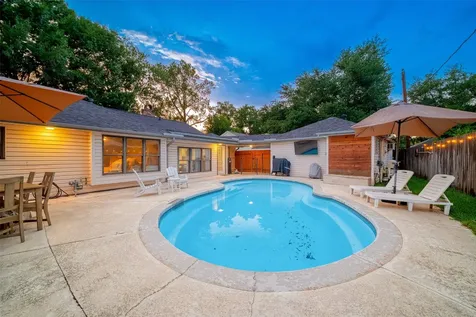 2514 Pine Village Drive Houston TX 77080