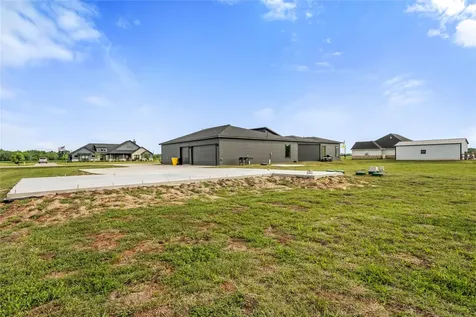 5119 Sophie Slanksy Way Sealy TX 77474