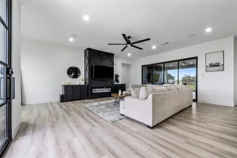 5119 Sophie Slanksy Way Sealy TX 77474