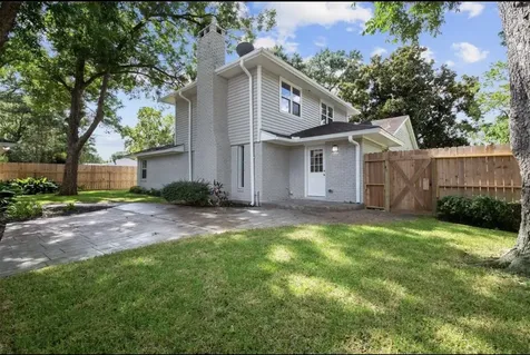5026 Saxon Drive Houston TX 77092
