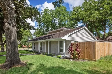 5026 Saxon Drive Houston TX 77092
