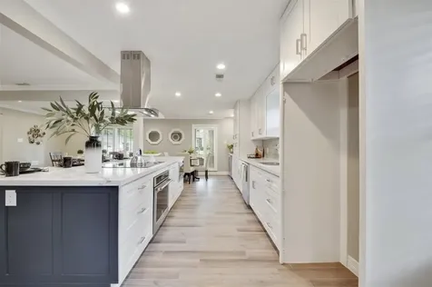 5026 Saxon Drive Houston TX 77092