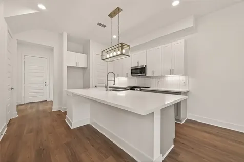 1502 Hussion Street Houston TX 77003