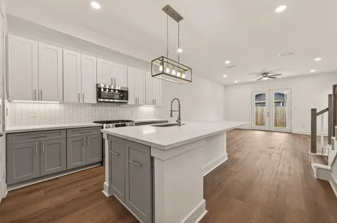 1502 Hussion Street Houston TX 77003