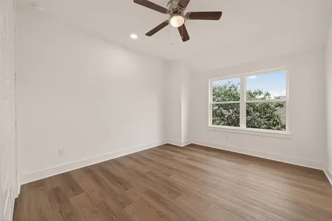 1502 Hussion Street Houston TX 77003