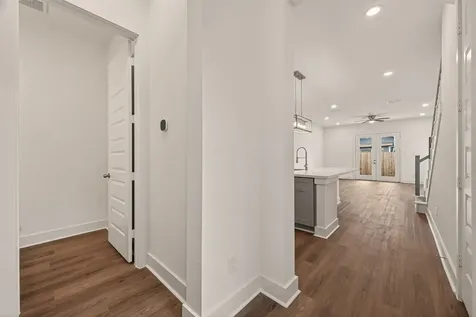 1502 Hussion Street Houston TX 77003