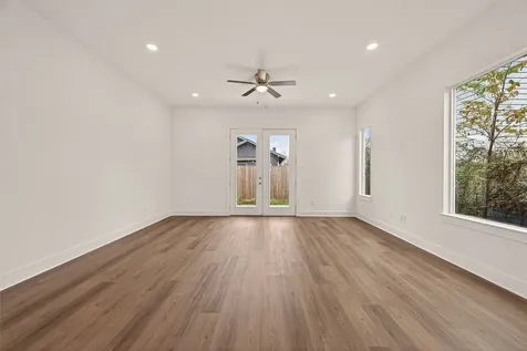 1502 Hussion Street Houston TX 77003