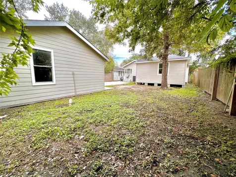 914 Bunton Street Houston TX 77009