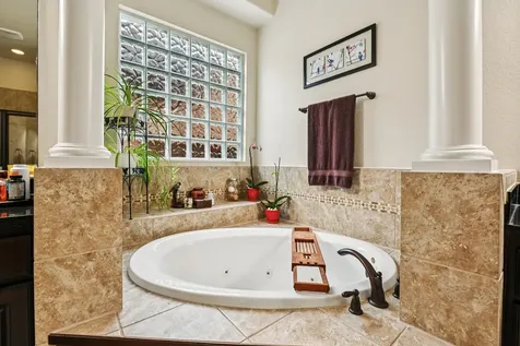 13909 N Lake Branch Lane Houston TX 77044