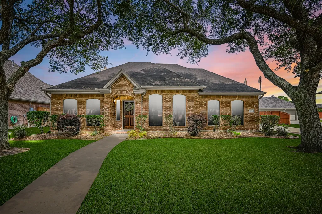 2833 Trevino Court Friendswood TX 77546
