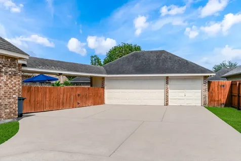 2833 Trevino Court Friendswood TX 77546