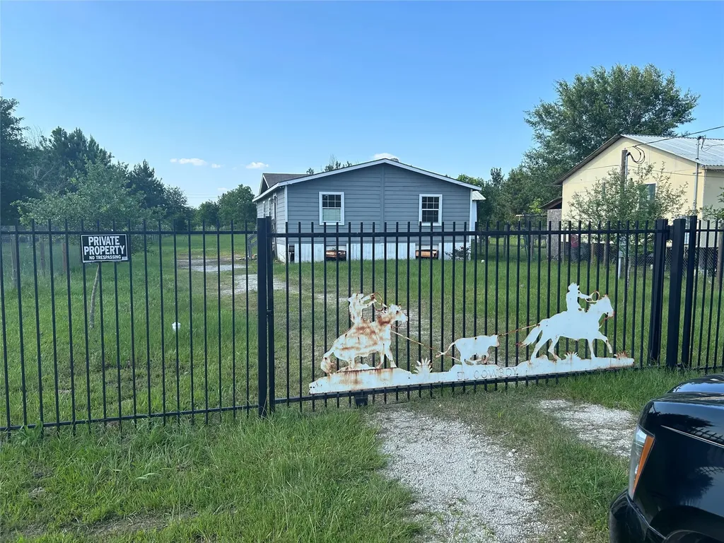 506 County Road 5015 Cleveland TX 77327