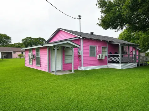 203 Mcneir Street Anahuac TX 77514