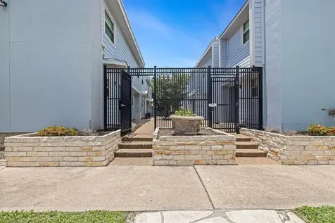 525 11th Street 3 Galveston TX 77550