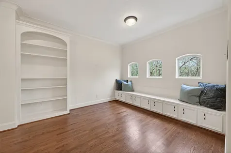 4711 Welford Drive Bellaire TX 77401