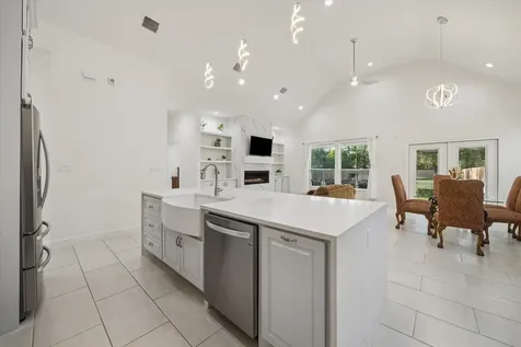 532 Carrell Street Tomball TX 77375