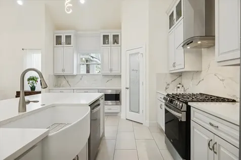 532 Carrell Street Tomball TX 77375