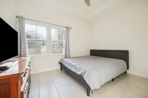 532 Carrell Street Tomball TX 77375
