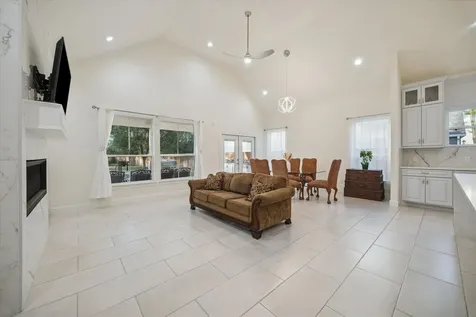 532 Carrell Street Tomball TX 77375