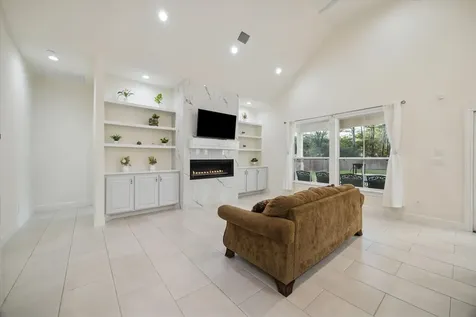532 Carrell Street Tomball TX 77375