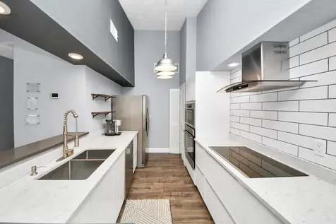 1881 Bering Drive 16 Houston TX 77057