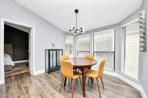 1881 Bering Drive 16 Houston TX 77057