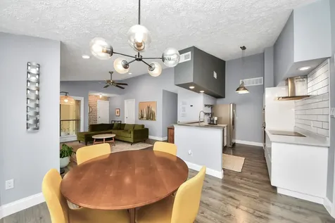 1881 Bering Drive 16 Houston TX 77057