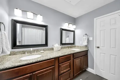 1881 Bering Drive 16 Houston TX 77057