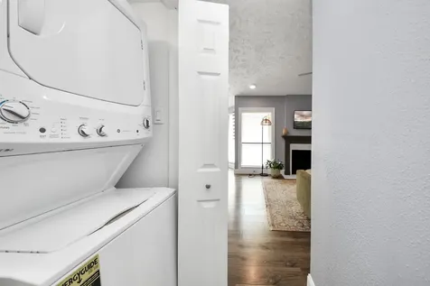 1881 Bering Drive 16 Houston TX 77057
