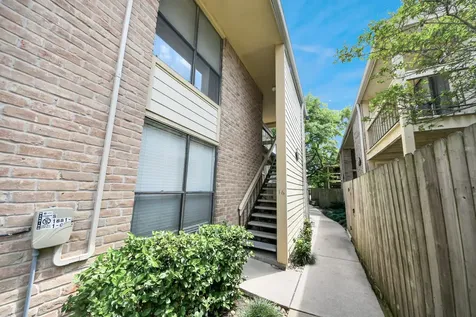 1881 Bering Drive 16 Houston TX 77057