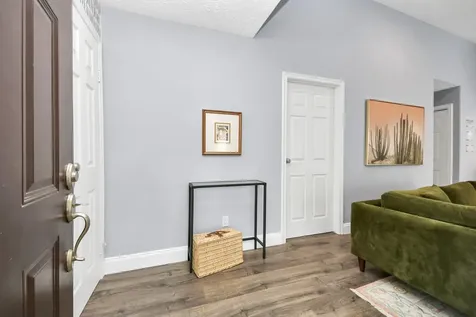 1881 Bering Drive 16 Houston TX 77057